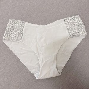 Victoria’s Secret Seamless Light Gray Hiphugger/Hipster Panty Underwear